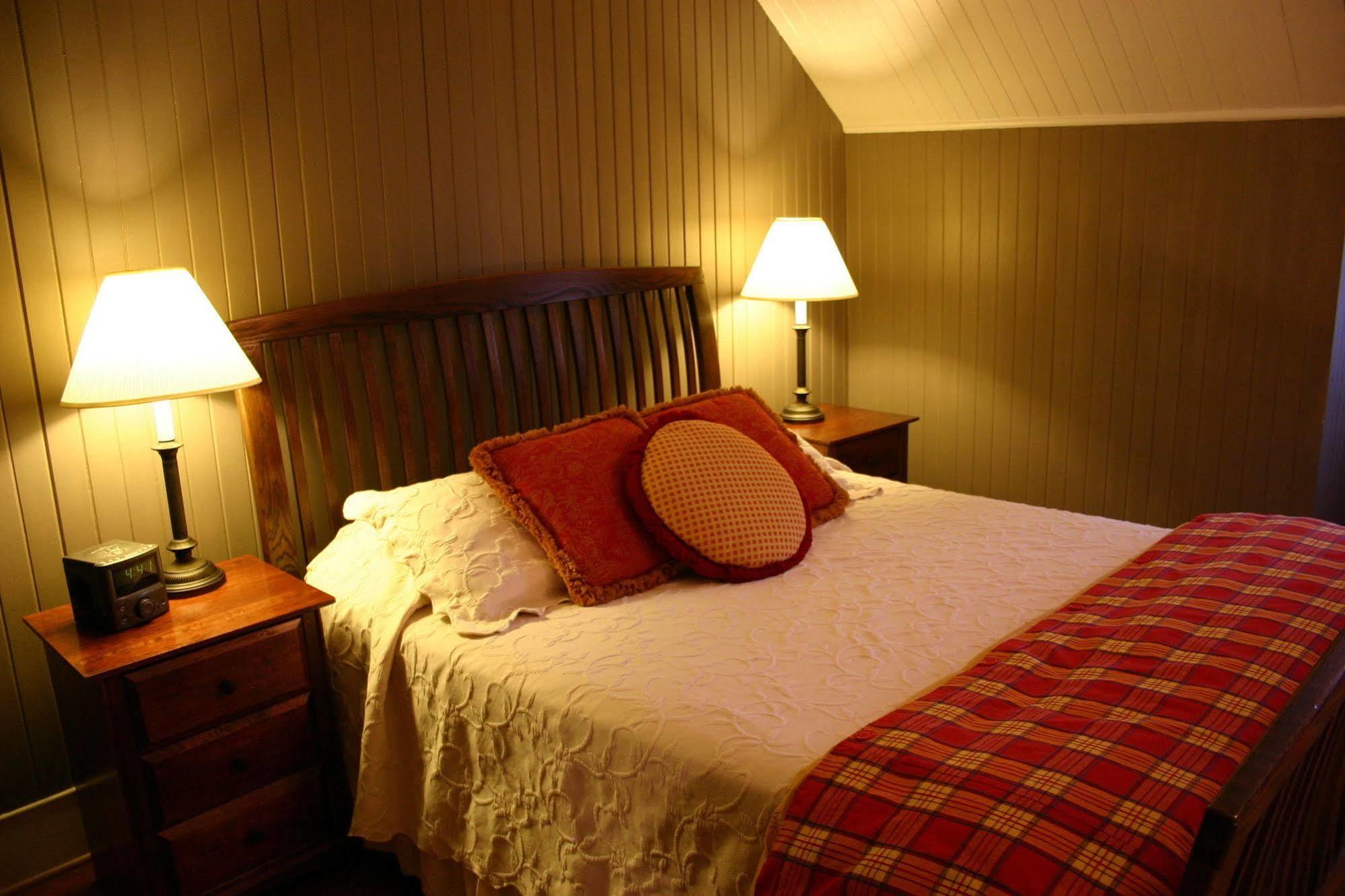 Cameron House Inn Manteo Bagian luar foto