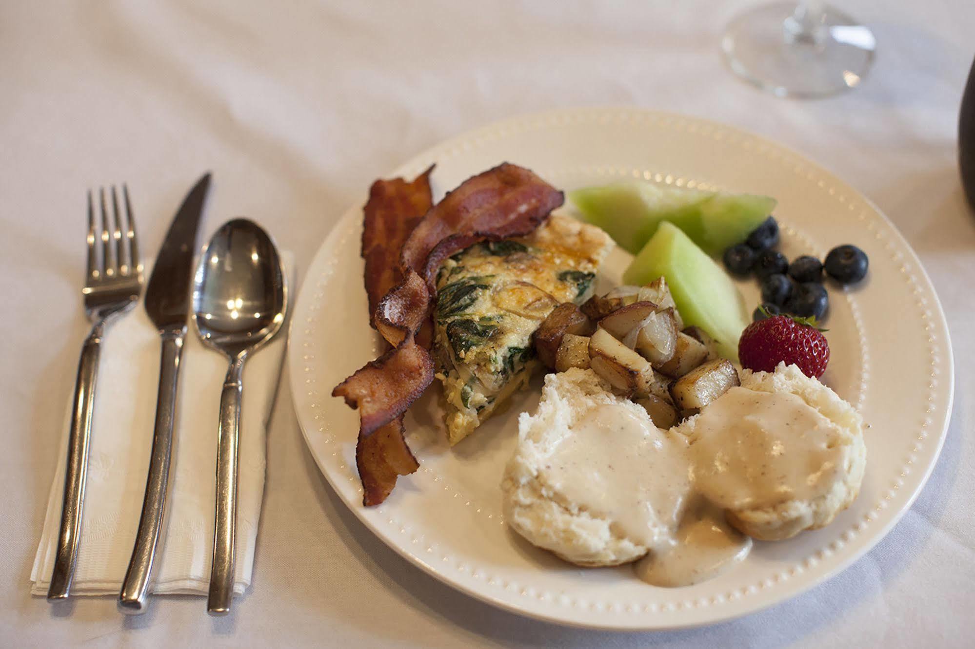 Cameron House Inn Manteo Bagian luar foto